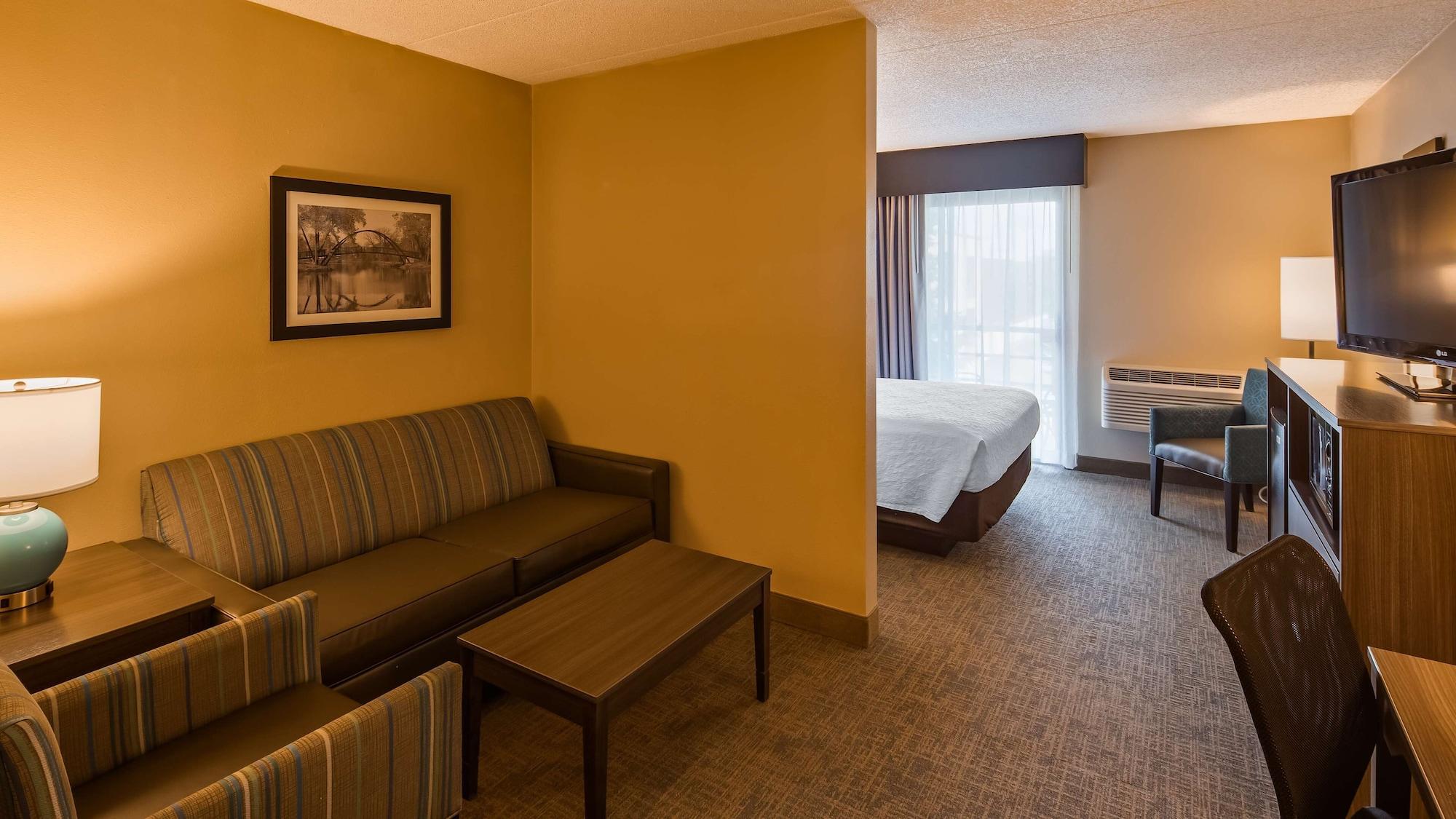 Best Western East Towne Suites Madison Bagian luar foto