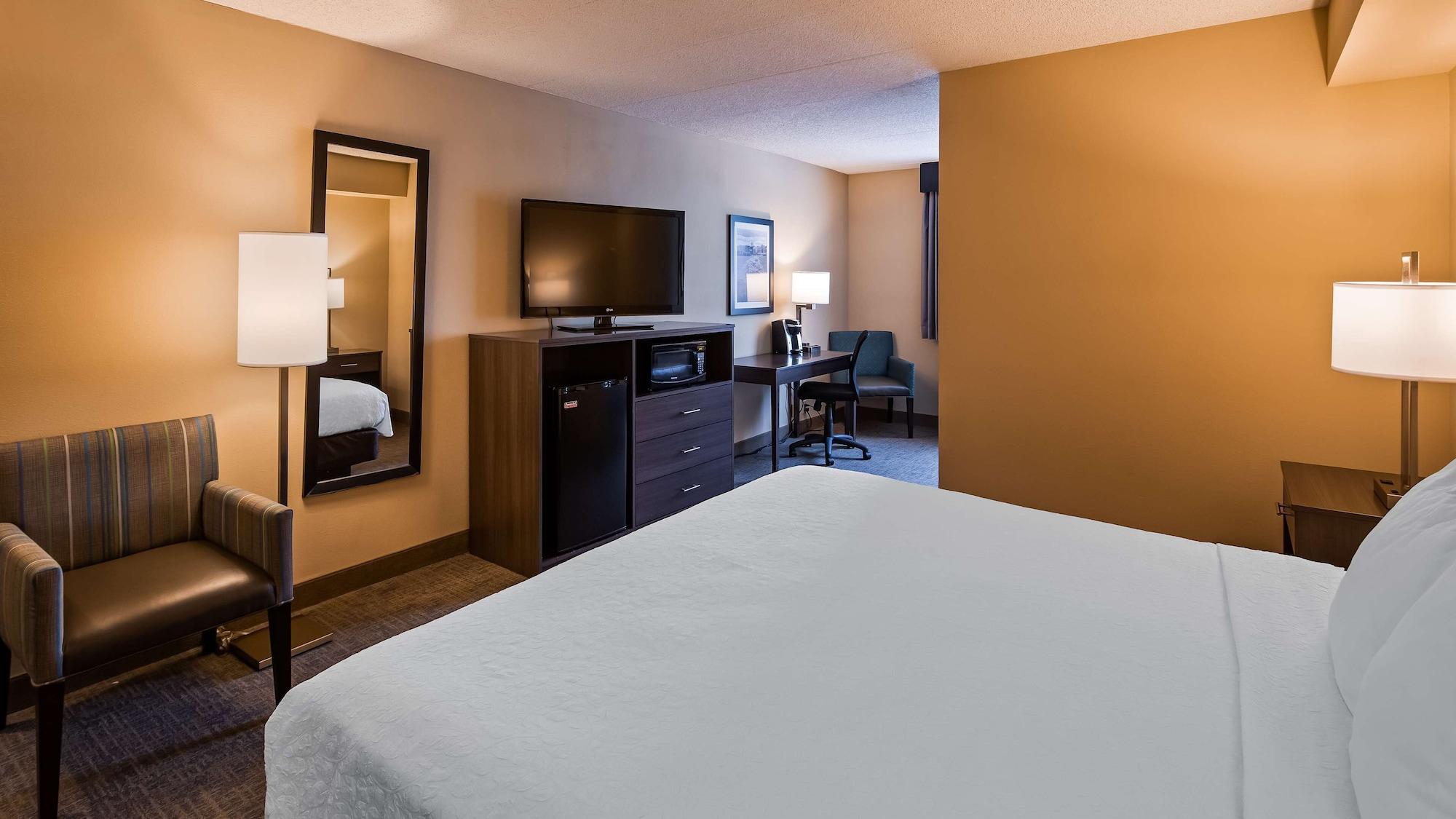 Best Western East Towne Suites Madison Bagian luar foto