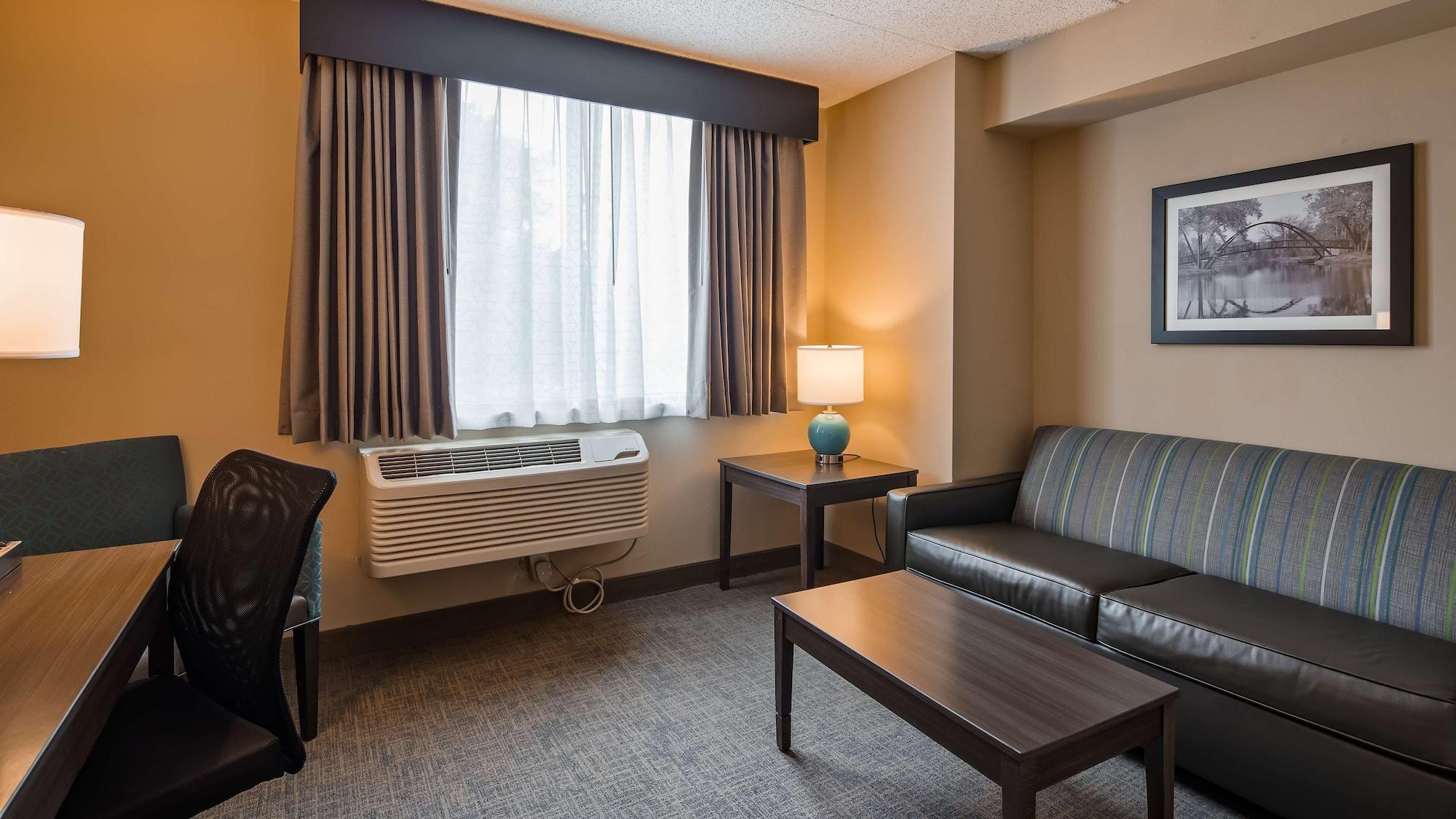 Best Western East Towne Suites Madison Bagian luar foto