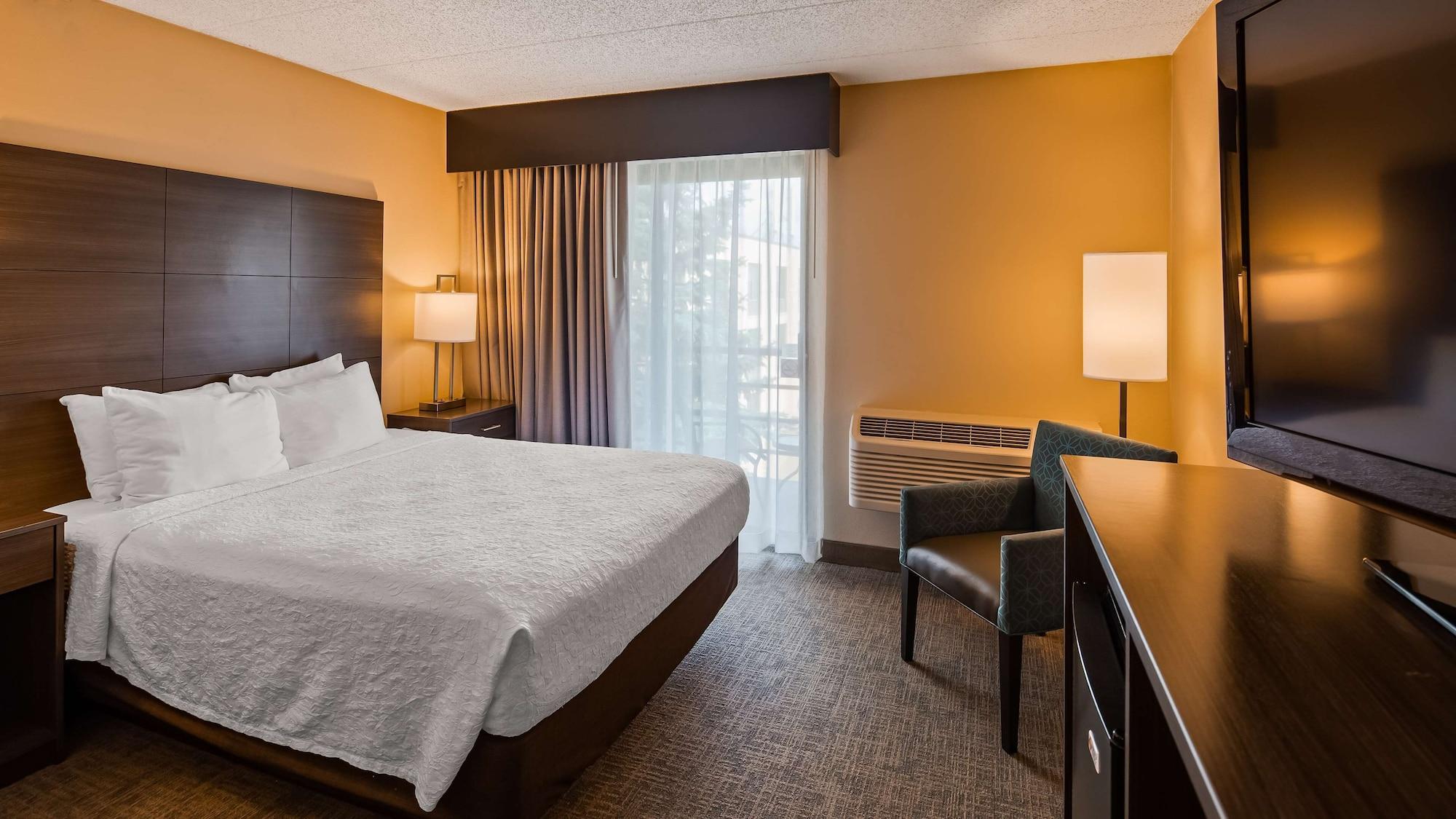 Best Western East Towne Suites Madison Bagian luar foto